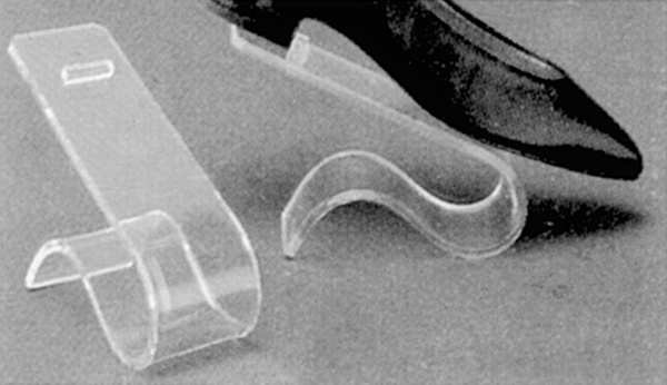 #1039 - Shoe Displays & Risers